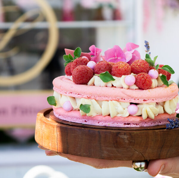 macaron cake from leialove bakery in park ridge
